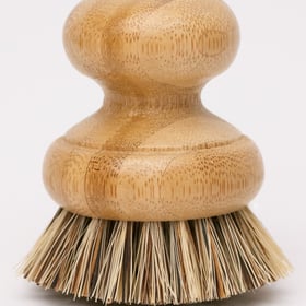 No Tox Life Casa Agave pot brush with round bamboo body and stiff palmyra plant bristles